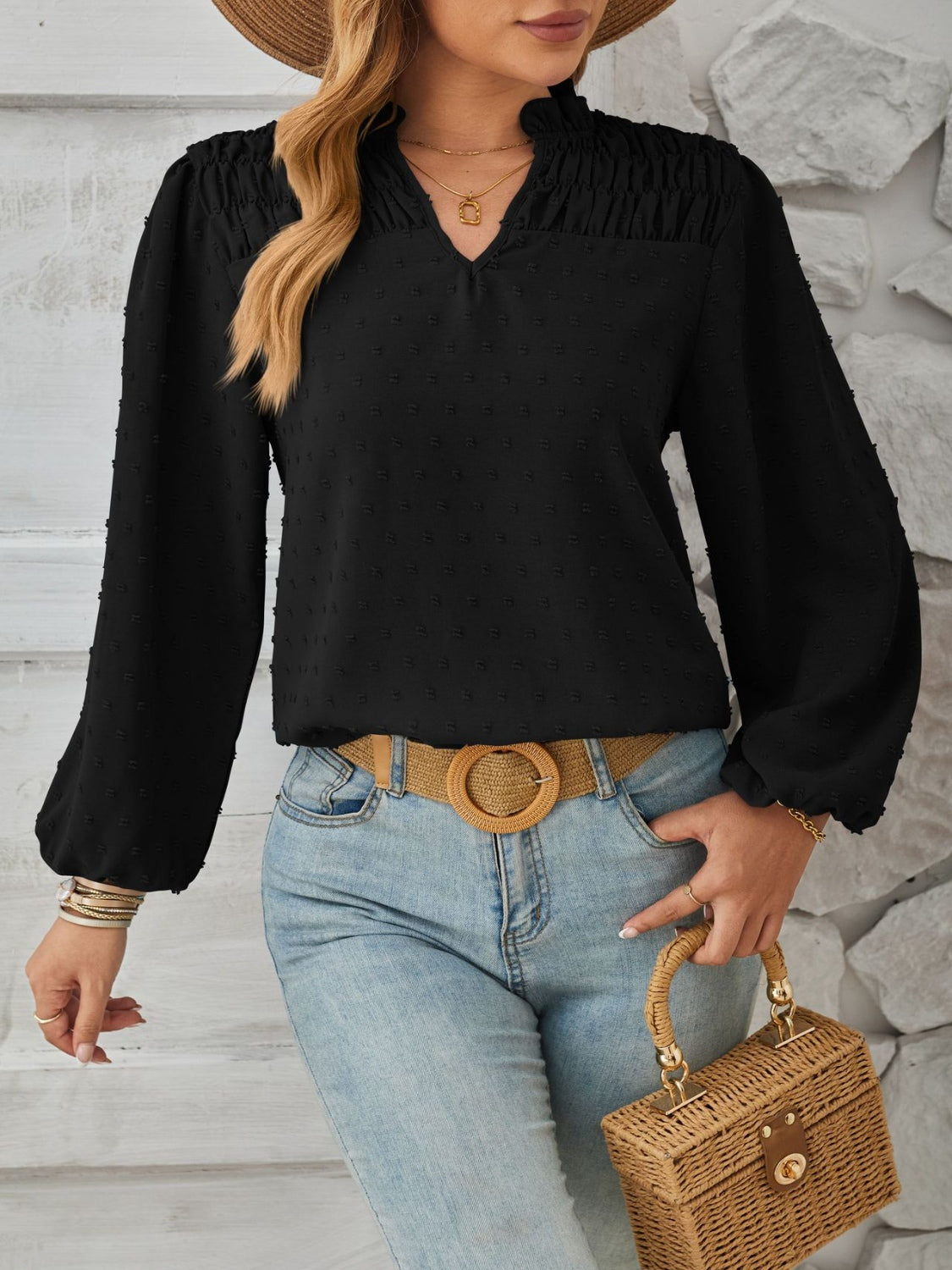 Blusa de manga globo con fruncido y lunares suizos